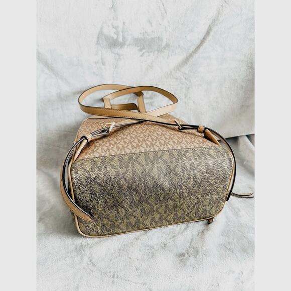 NWT Michael Kors Rhea Medium Metallic Signature Logo Backpack & Trifold Wallet main image 8